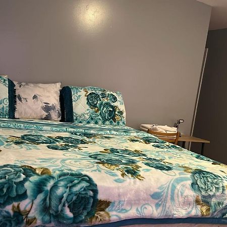 Divine Villa Guest House 65 Sherman 6Mins To Airport And 4Mins To Penn Station Νιούαρκ Εξωτερικό φωτογραφία