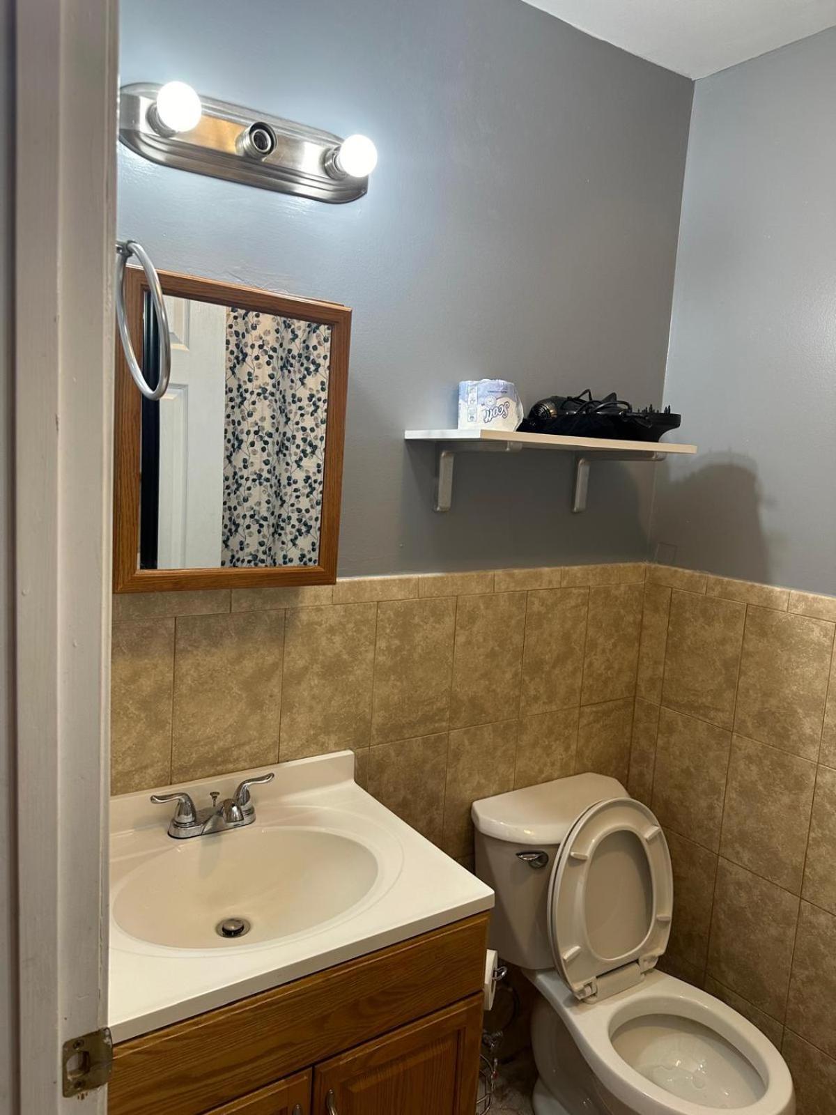 Divine Villa Guest House 65 Sherman 6Mins To Airport And 4Mins To Penn Station Νιούαρκ Εξωτερικό φωτογραφία