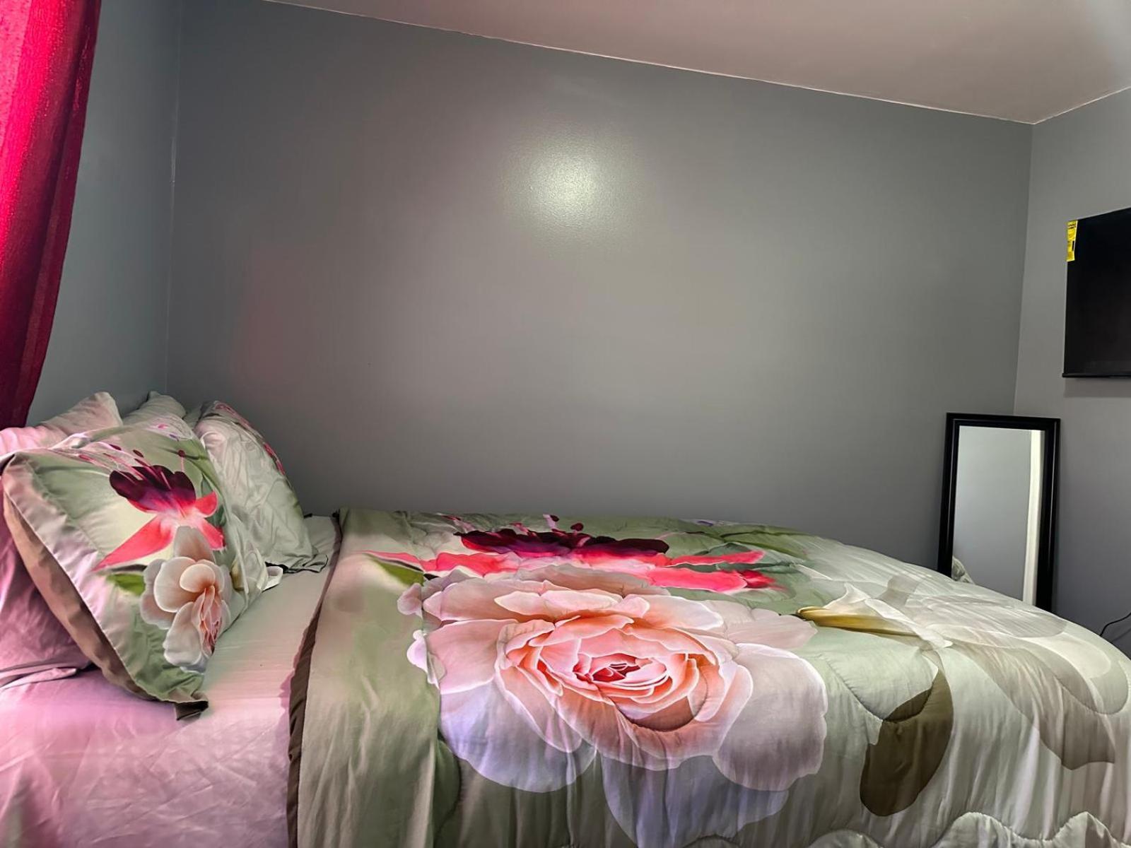 Divine Villa Guest House 65 Sherman 6Mins To Airport And 4Mins To Penn Station Νιούαρκ Εξωτερικό φωτογραφία