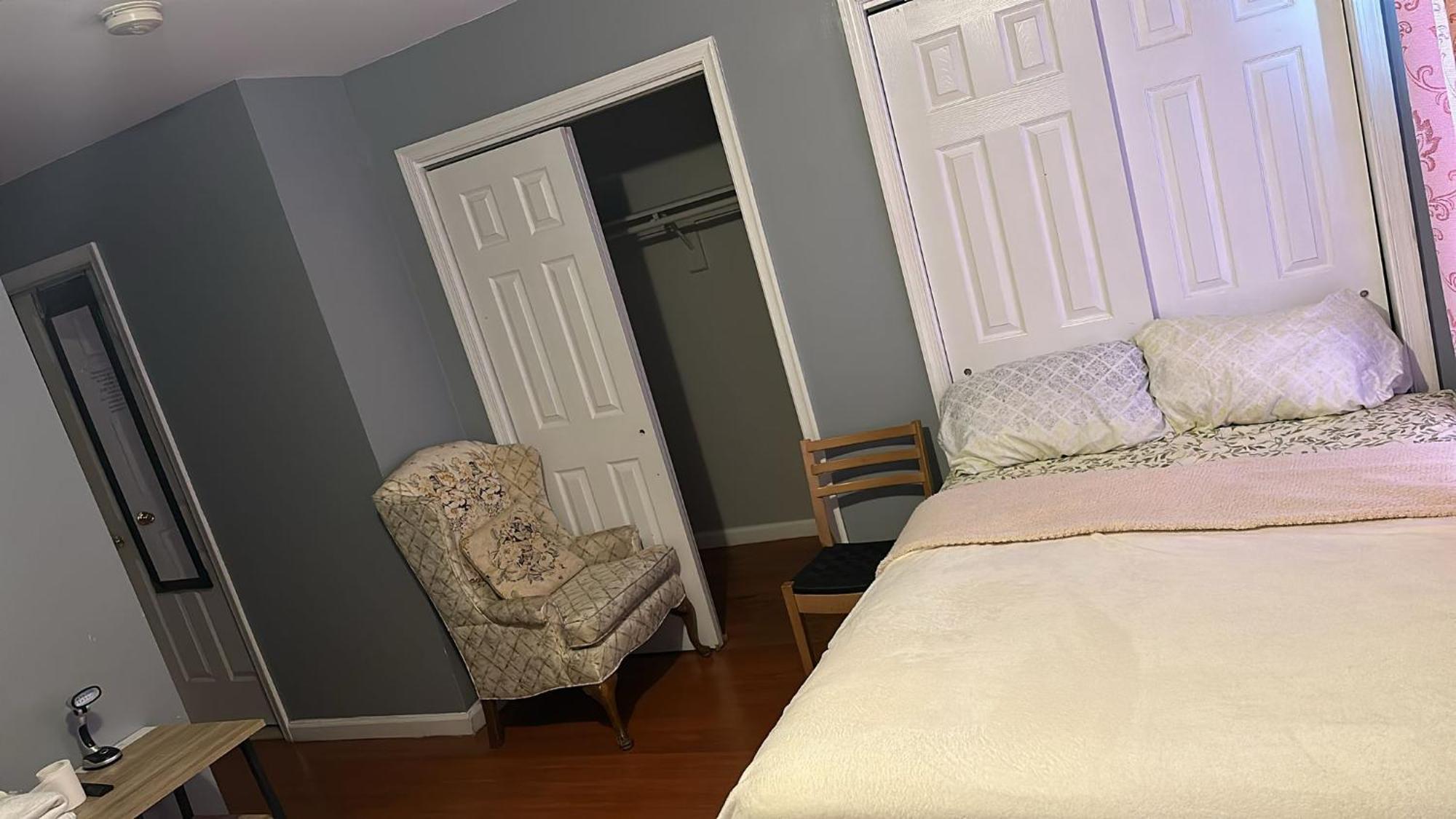 Divine Villa Guest House 65 Sherman 6Mins To Airport And 4Mins To Penn Station Νιούαρκ Δωμάτιο φωτογραφία
