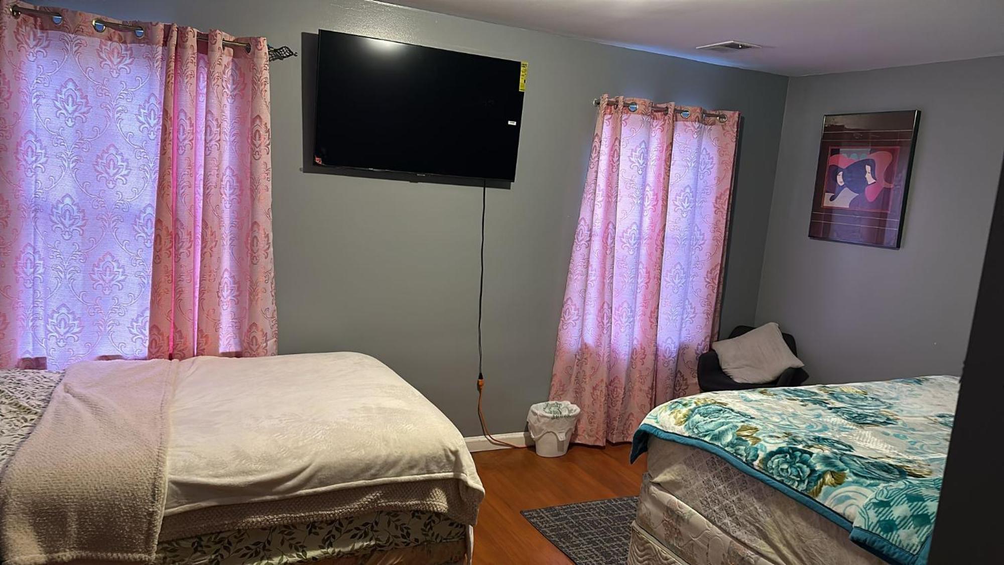 Divine Villa Guest House 65 Sherman 6Mins To Airport And 4Mins To Penn Station Νιούαρκ Εξωτερικό φωτογραφία